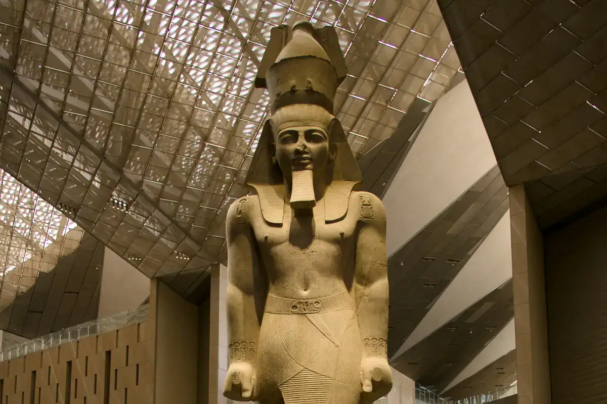 grand egyptian museum ramses ii statue
